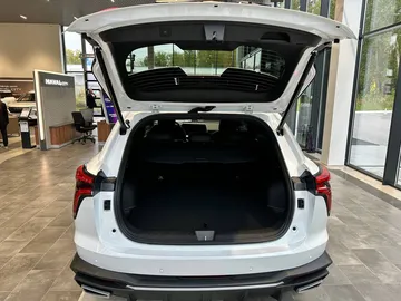 Купить Haval F7, II Белый 2.0 AMT (192 л.с.) 4WD от 3363000 ₽. в Ульяновске