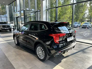 Купить Haval Jolion, I Рестайлинг Черный 1.5 AMT (150 л.с.) 4WD от 2604000 ₽. в Ульяновске