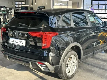 Купить Haval Jolion, I Рестайлинг Черный 1.5 MT (143 л.с.) от 1837000 ₽. в Ульяновске
