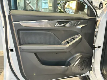 Купить Haval Jolion, I Рестайлинг Белый 1.5 AMT (143 л.с.) от 2249000 ₽. в Ульяновске