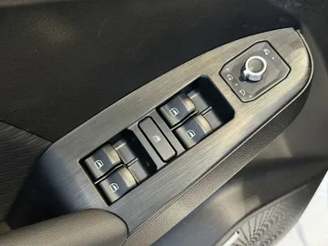 Купить Haval Jolion, I Рестайлинг Белый 1.5 AMT (143 л.с.) от 2249000 ₽. в Ульяновске